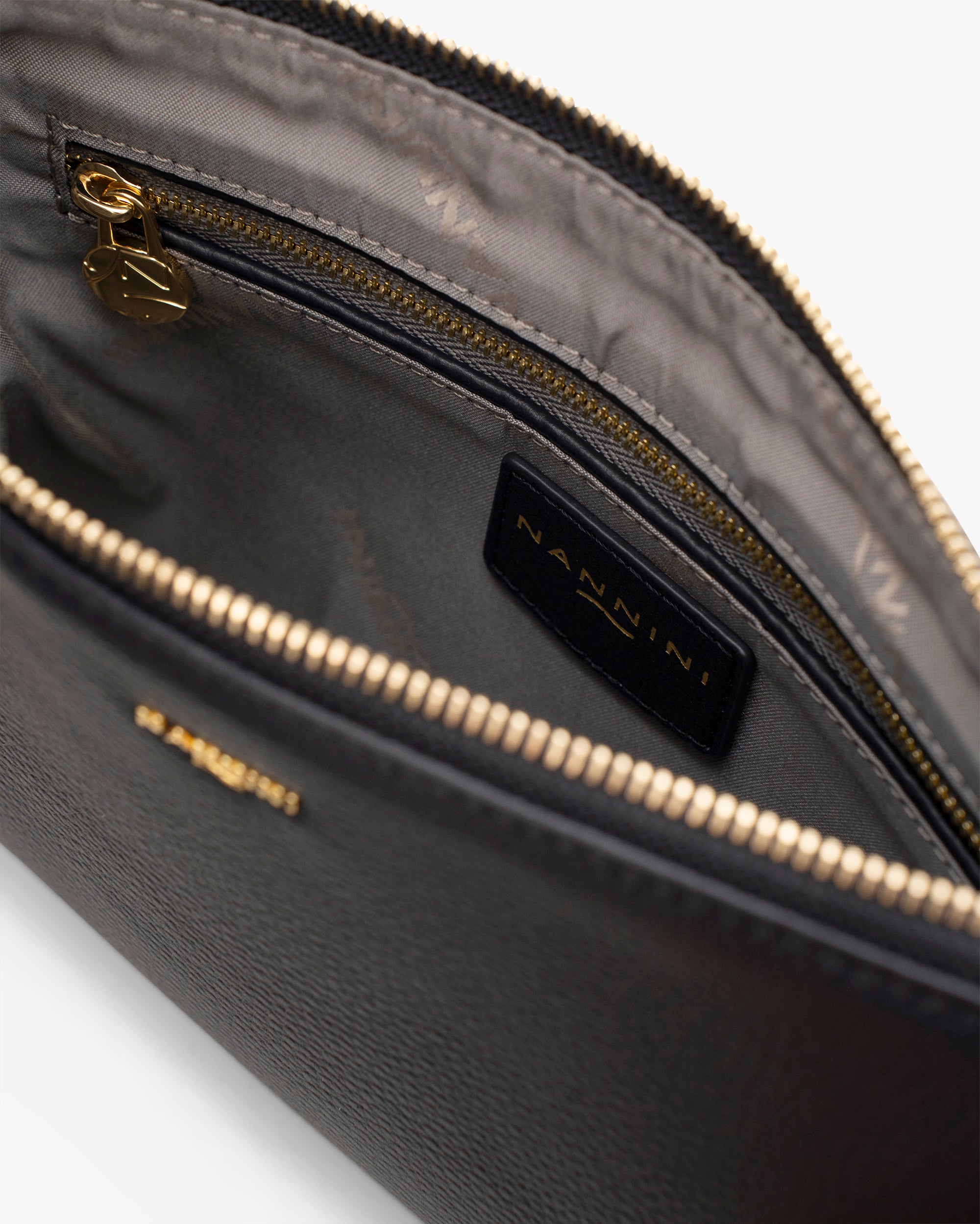 NANNINI bauletto donna pelle martellata nera zip oro