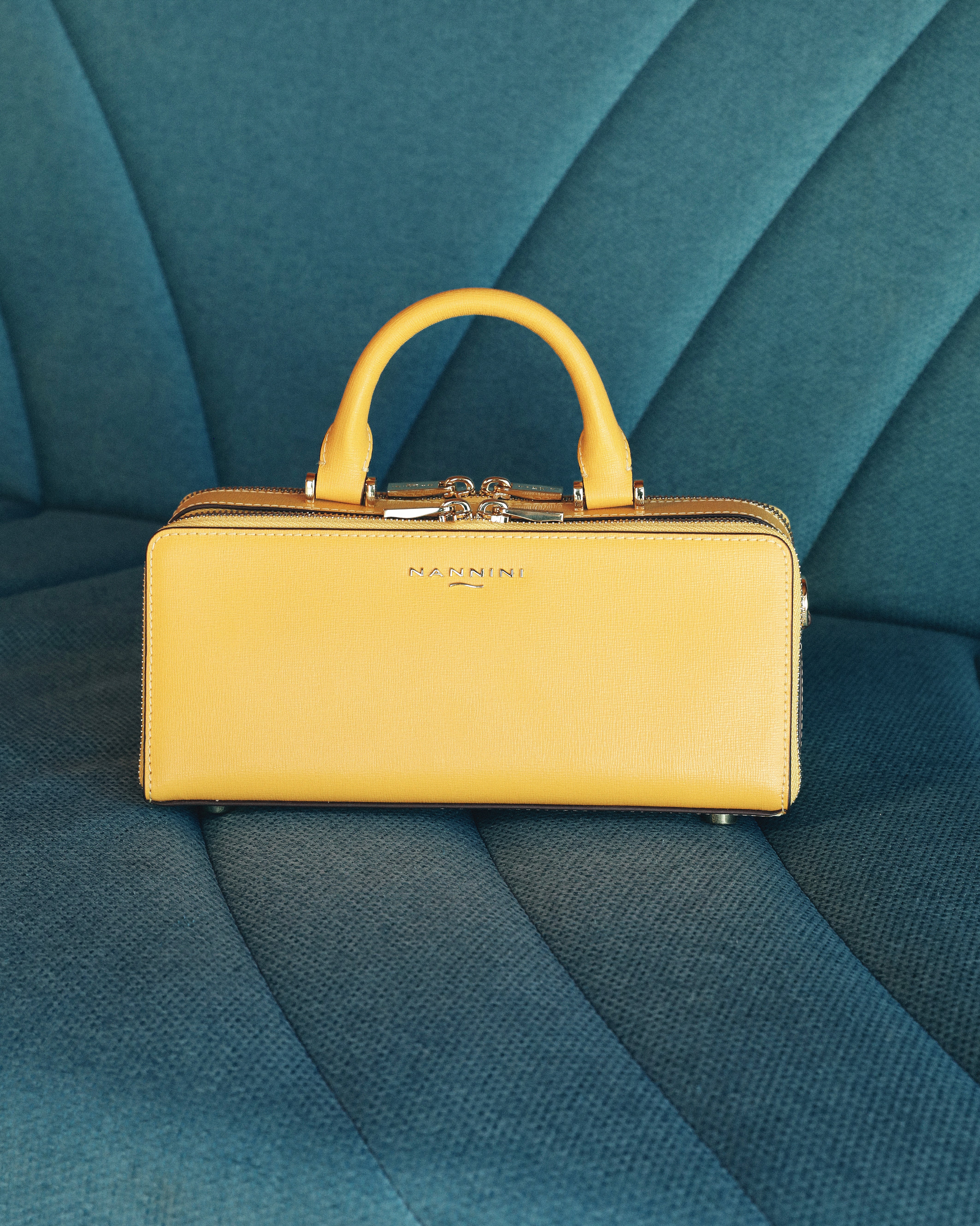 NANNINI shopper tessuto beige effetto paglia dettaglio pelle marrone